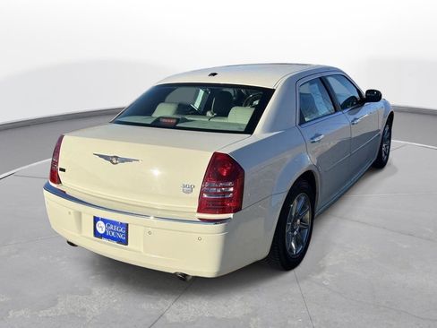 Used 2006 Chrysler 300 C w/ Protection Group II image 5