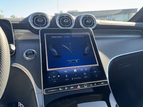 Used 2025 Mercedes-Benz GLC 350e 4MATIC image 20