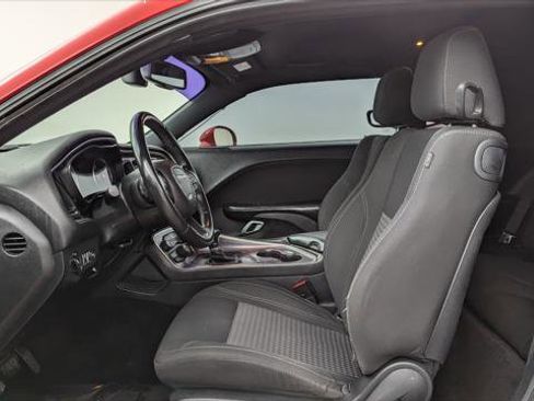 Used 2016 Dodge Challenger R/T image 14