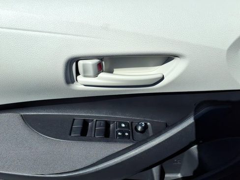 Used 2026 Toyota Corolla LE FWD image 12