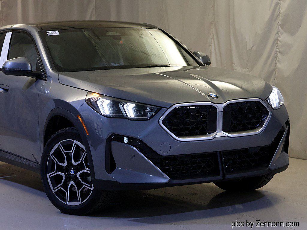 New 2026 BMW X2 xDrive28i w/ Technology Package AWD/4WD image 2