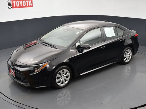 Used 2026 Toyota Corolla LE FWD image 23