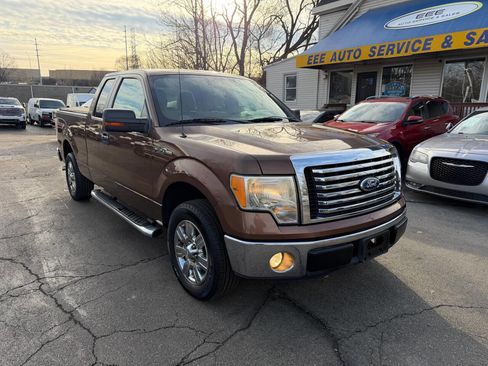 Used 2011 Ford F150 XLT w/ XLT Chrome Pkg image 2