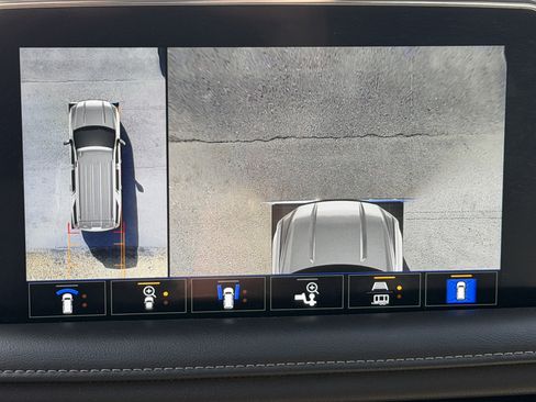 Used 2021 GMC Yukon SLT w/ SLT Premium Package image 15