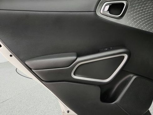 Used 2023 Kia Soul S FWD image 25