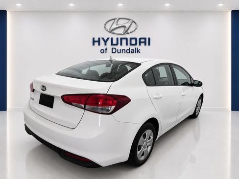 Used 2017 Kia Forte LX FWD image 3