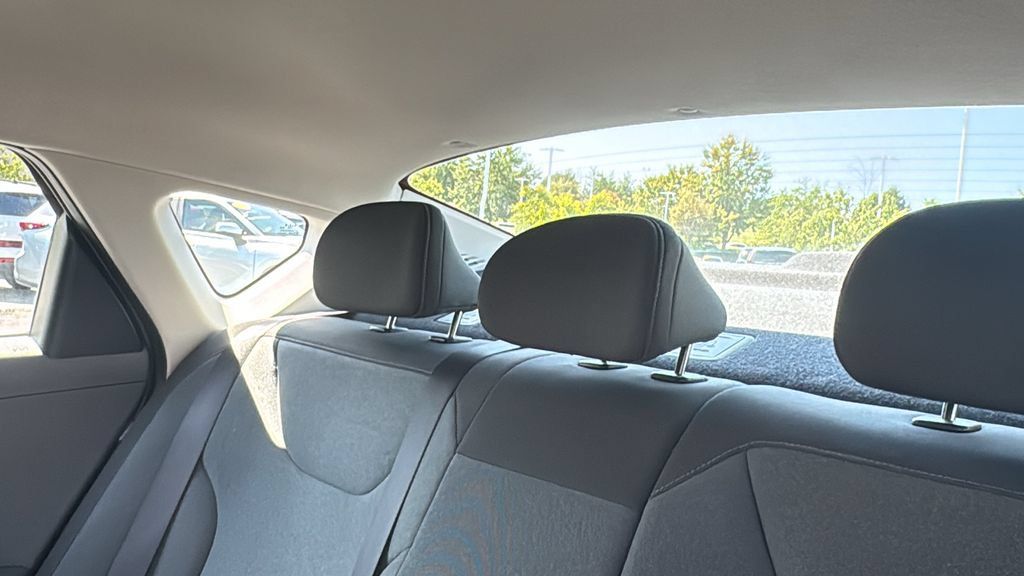 Used 2025 Kia K4 FWD image 30