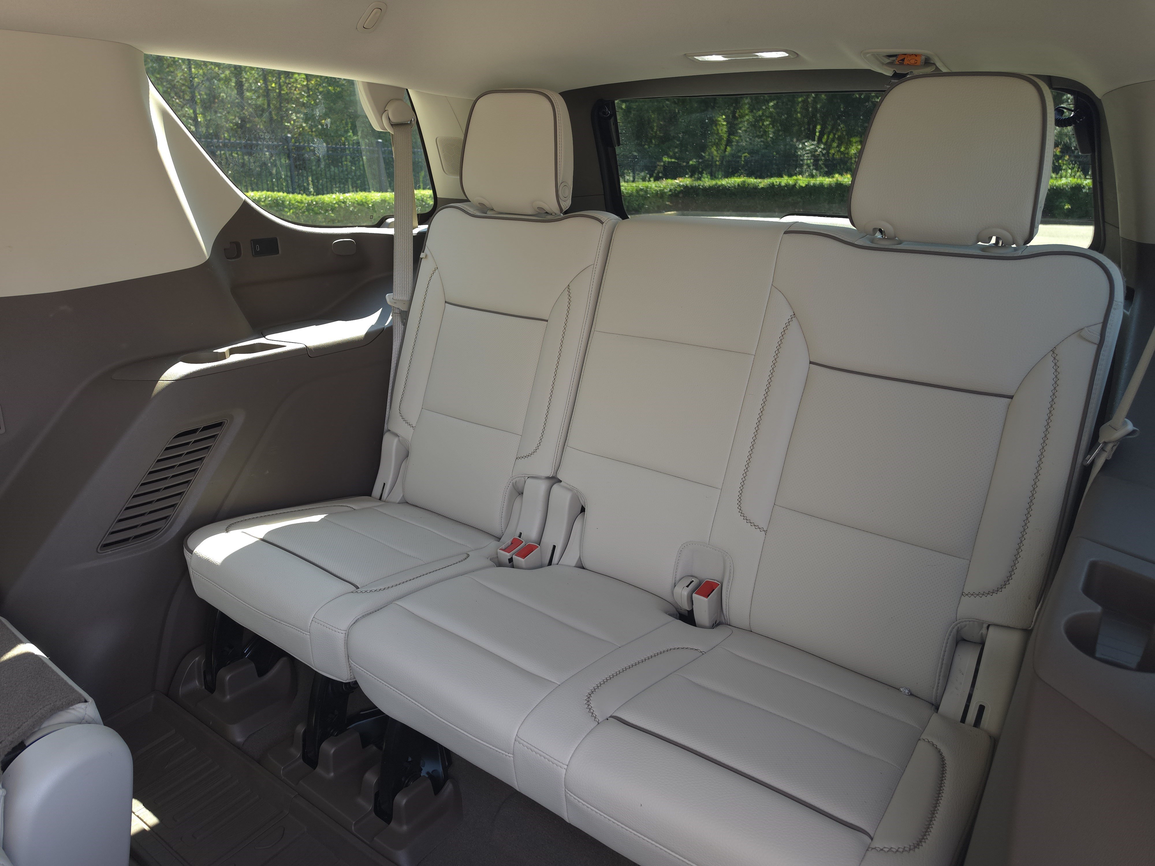 Used 2021 GMC Yukon Denali w/ Denali Premium Package AWD/4WD image 18