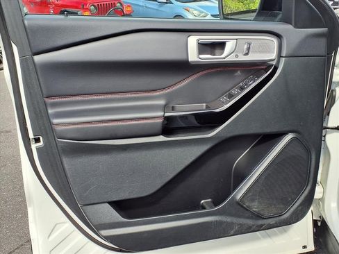 Used 2023 Ford Explorer ST-Line w/ Class IV Trailer Tow Package image 30