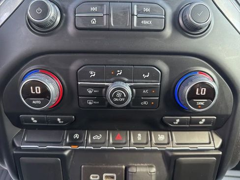 Used 2022 Chevrolet Silverado 1500 LT AWD/4WD image 23