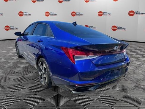 Used 2023 Hyundai Elantra Limited w/ Preferred Accessory Package FWD image 2