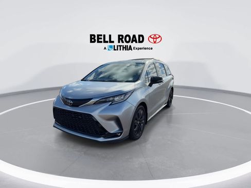 Certified 2023 Toyota Sienna XSE image 4