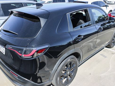 Used 2023 Honda HR-V Sport image 9