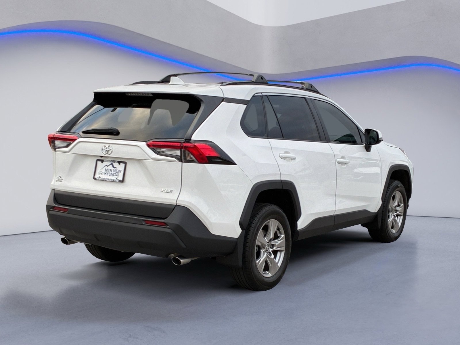 Used 2023 Toyota RAV4 XLE FWD image 6