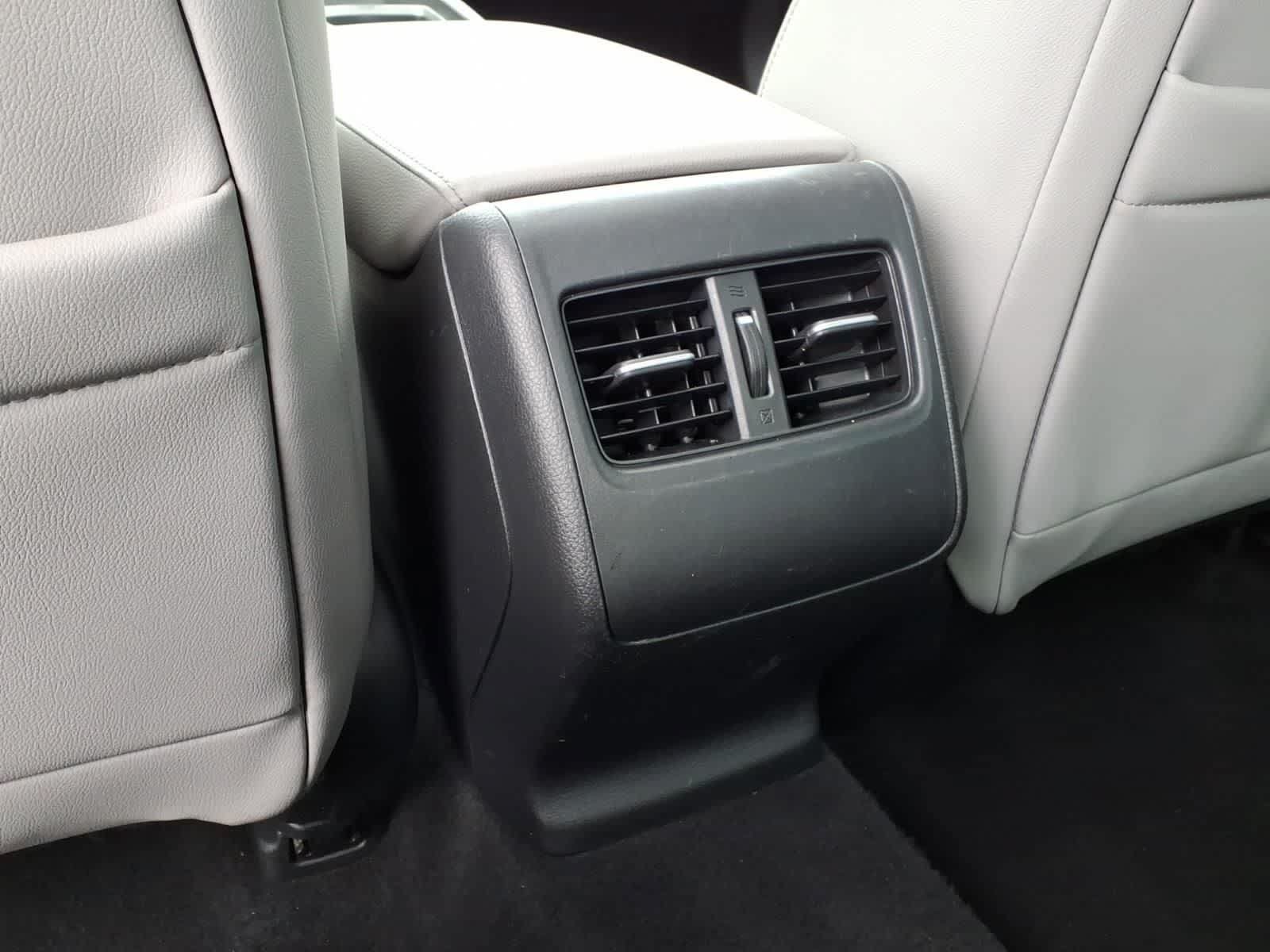 Used 2018 Honda Accord Touring image 11