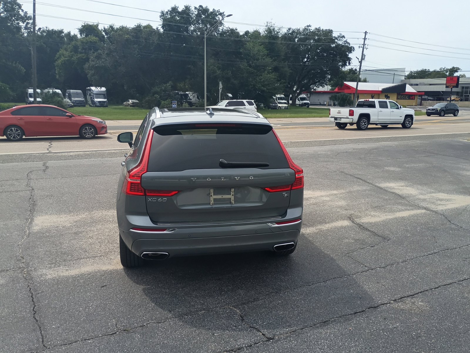 Used 2019 Volvo XC60 T8 Inscription w/ Advanced Package AWD/4WD image 3