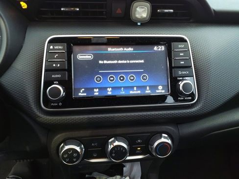 Used 2022 Nissan Kicks S image 17