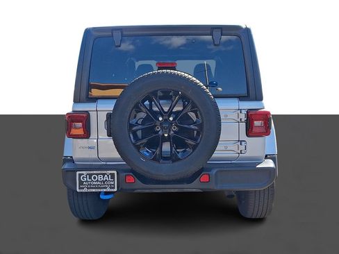 Used 2023 Jeep Wrangler Unlimited Sahara w/ Cold Weather Group AWD/4WD image 6