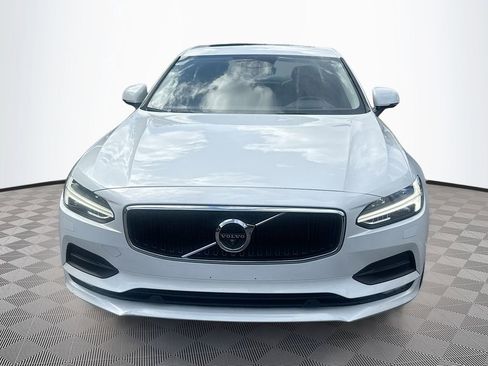 Used 2019 Volvo S90 T5 Momentum FWD image 2