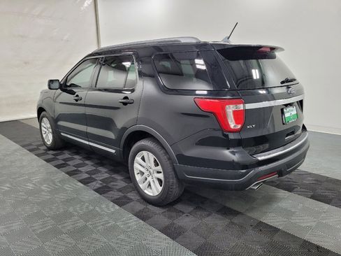Used 2018 Ford Explorer XLT w/ Equipment Group 202A FWD image 3