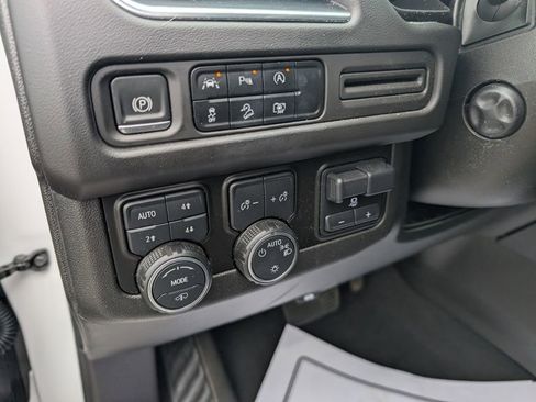 Used 2024 Chevrolet Tahoe Z71 w/ Z71 Off-Road Package image 17