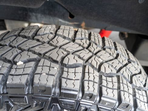 Used 2024 GMC Sierra 1500 AT4 w/ Technology Package image 37