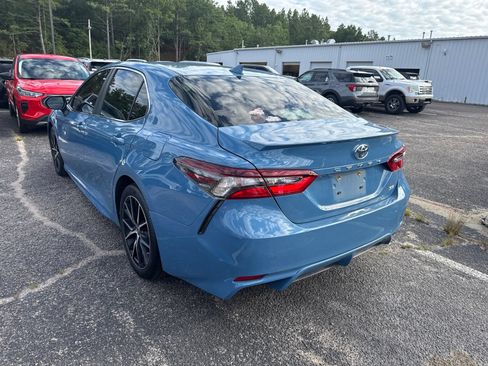 Used 2023 Toyota Camry SE FWD image 5