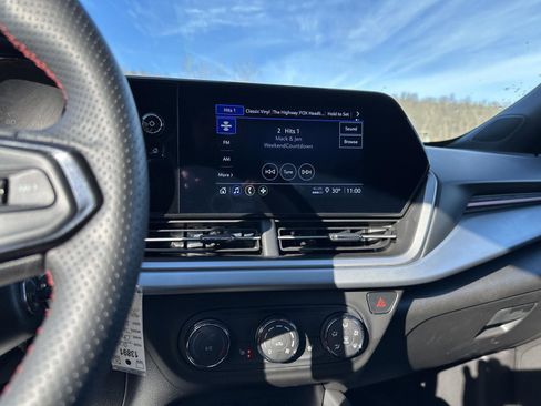 Used 2025 Chevrolet Trax RS w/ Driver Confidence Package image 15