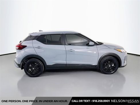 Used 2021 Nissan Kicks SV image 4