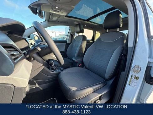 Certified 2023 Volkswagen Taos SE w/ Panoramic Sunroof Package AWD/4WD image 34
