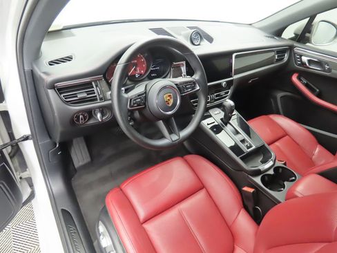 Used 2022 Porsche Macan GTS image 9