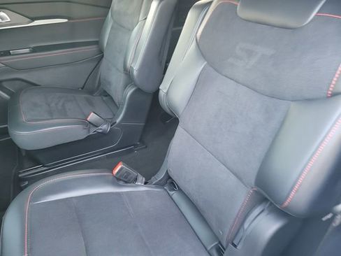 Certified 2025 Ford Explorer ST image 13