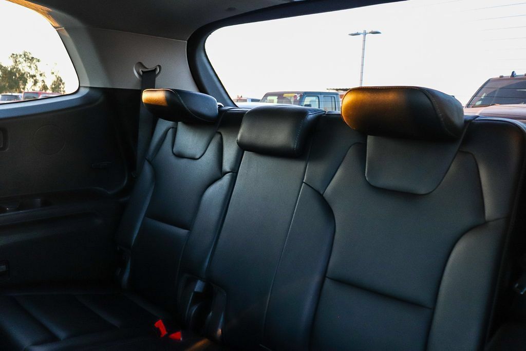 Used 2022 Kia Telluride S FWD image 23