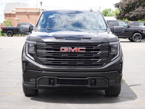 Used 2023 GMC Sierra 1500 Pro w/ Graphite Edition AWD/4WD image 6