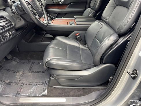 Used 2023 Lincoln Navigator Reserve image 25