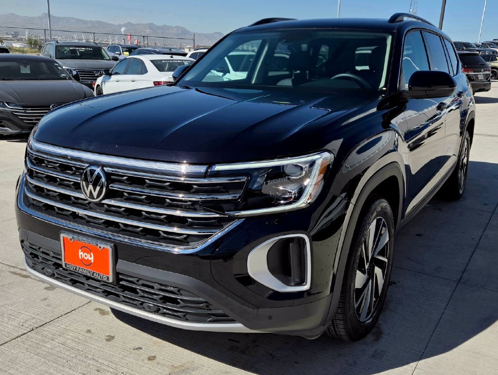 Certified 2026 Volkswagen Atlas SE FWD image 3