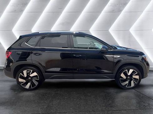 Used 2024 Volkswagen Taos SEL AWD/4WD image 6