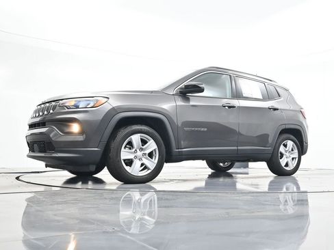 Used 2022 Jeep Compass Latitude w/ Sun and Sound Group image 32