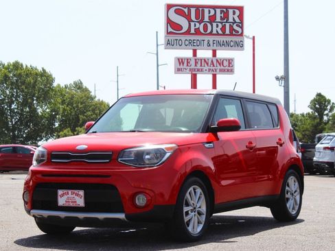 Used 2018 Kia Soul + w/ Audio Package FWD image 6