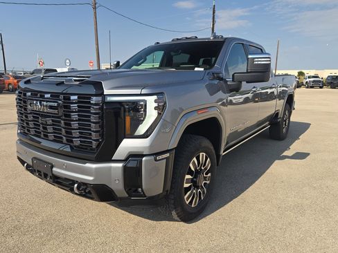 Used 2026 GMC Sierra 2500 Denali Ultimate AWD/4WD image 7