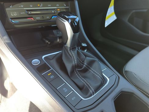 New 2026 Volkswagen Jetta SE image 34