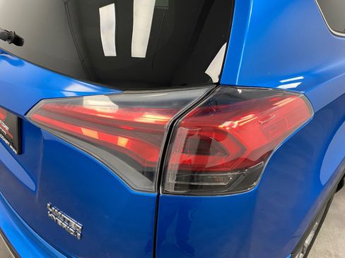 Used 2017 Toyota RAV4 Limited w/ Advanced Technology Package image 14