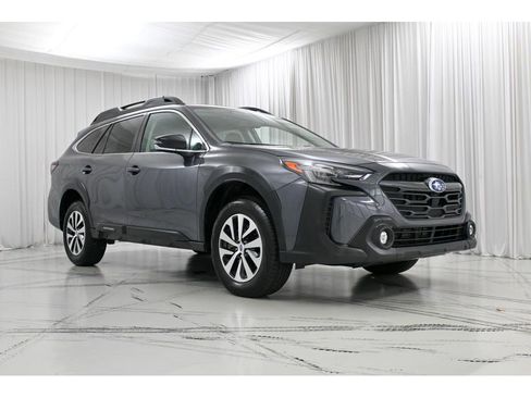 Used 2023 Subaru Outback Premium image 2