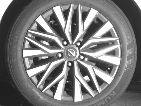 Used 2025 Nissan Altima 2.5 SV image 12