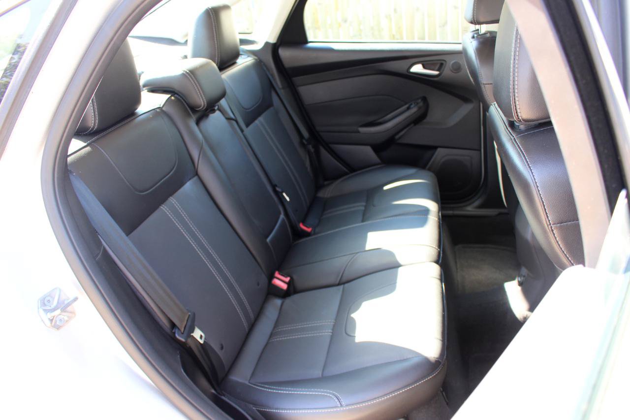 Used 2014 Ford Focus Titanium FWD image 39