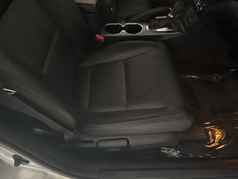 Used 2013 Acura ILX w/ Premium Package image 37