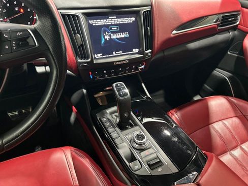 Used 2019 Maserati Levante GranSport AWD/4WD image 4