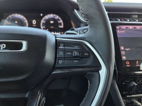 Used 2024 Jeep Grand Cherokee L Limited w/ Luxury Tech Group II RWD image 47