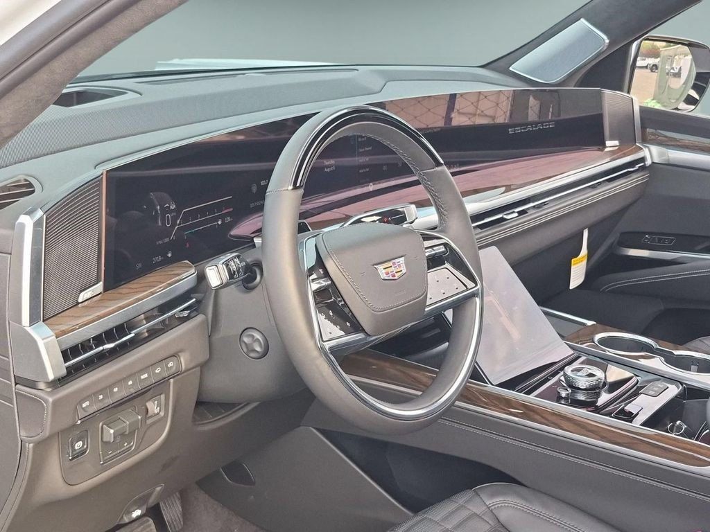 Certified 2026 Cadillac Escalade Platinum Sport w/ LPO, ONYX Package AWD/4WD image 8