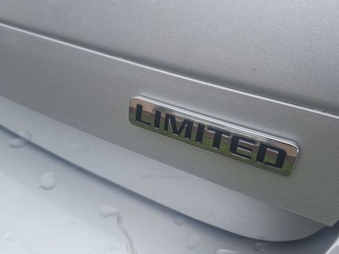 Used 2016 Chevrolet Impala LT FWD image 4